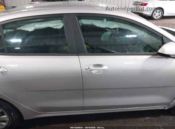 3KPA24AD5PE561738 2023 KIA RIO Silver Вид задньої частини салону