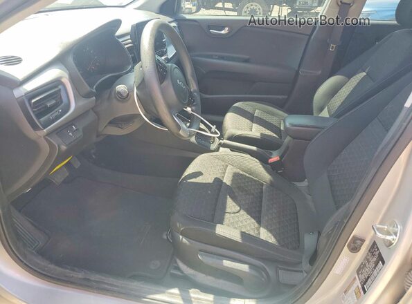 3KPA24AD5PE578099 2023 KIA RIO Gray Front interior view