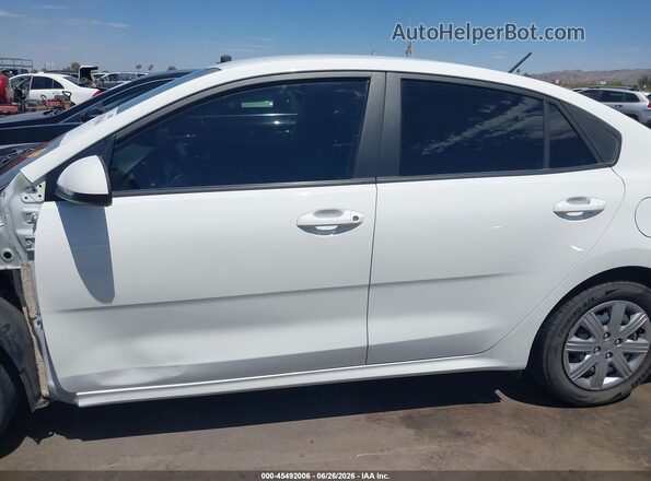 3KPA24AD6NE486822 2022 KIA RIO White 
