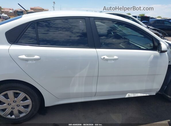 3KPA24AD6NE486822 2022 KIA RIO White Սալոնի 360 աստիճան տեսք