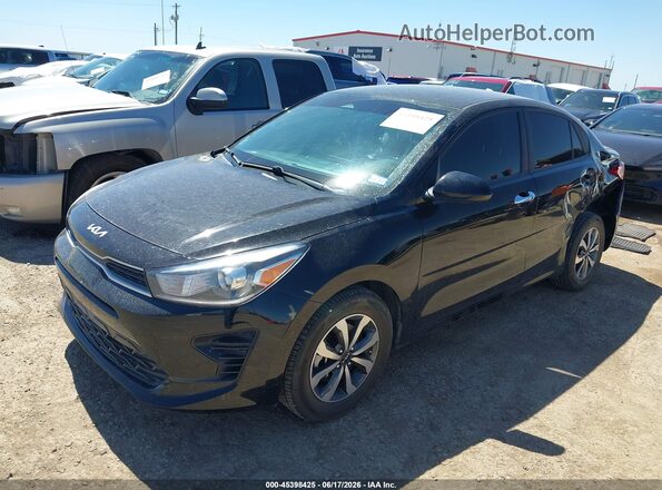 3KPA24AD6NE490403 2022 KIA RIO Черный Передняя левая четверть