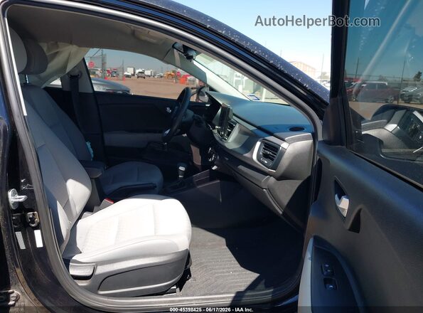 3KPA24AD6NE490403 2022 KIA RIO Черный Вид салона спереди