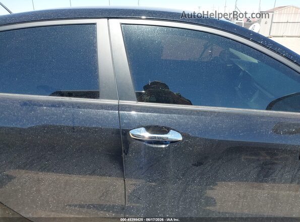 3KPA24AD6NE490403 2022 KIA RIO Черный Вид задней части салона