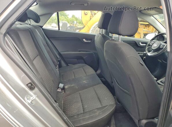 3KPA24AD7ME372729 2021 KIA RIO Серебряный Вид задних сидений