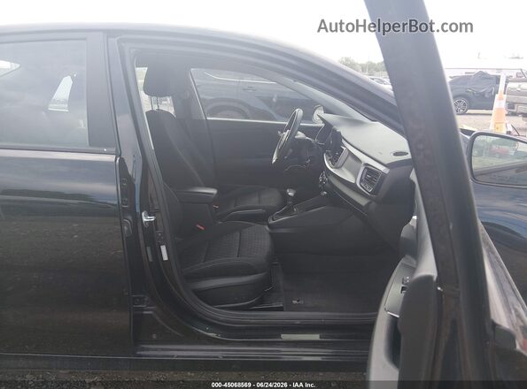 3KPA24AD7ME385514 2021 KIA RIO Black Vista interior delantera