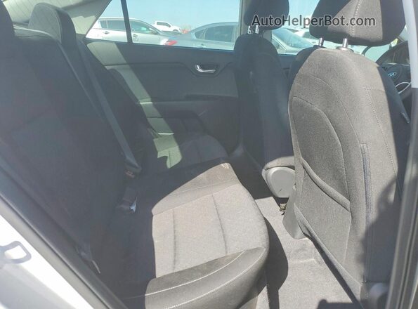 3KPA24AD7ME412243 2021 KIA RIO Silver 