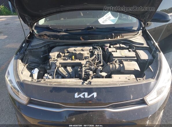 3KPA24AD7NE462240 2022 KIA RIO Black Rear view