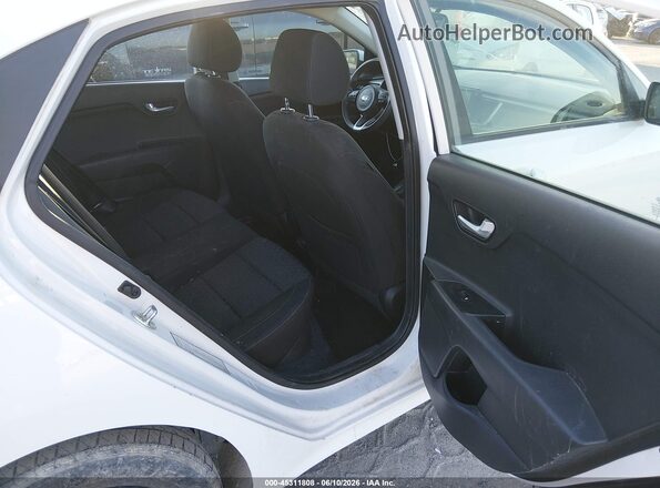 3KPA24AD8LE317009 2020 KIA RIO White Вид задніх сидінь