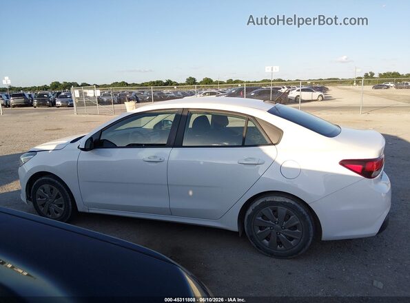 3KPA24AD8LE317009 2020 KIA RIO White Вид задньої частини салону