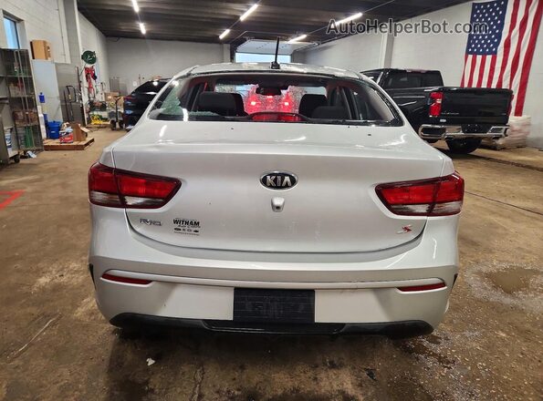 3KPA24AD8ME386302 2021 KIA RIO Silver Вид ззаду