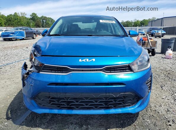 3KPA24AD8NE438495 2022 KIA RIO Blue Вид спереду