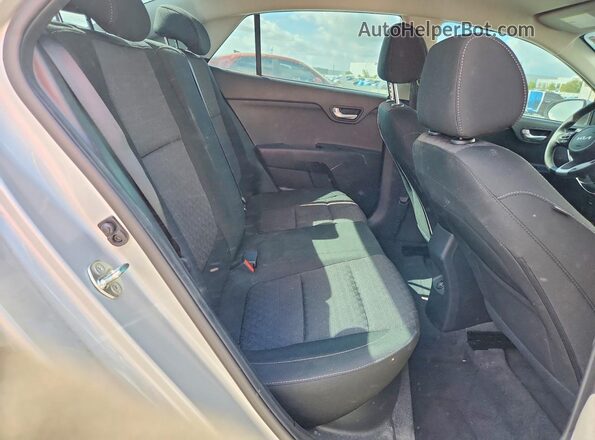 3KPA24AD8PE628753 2023 KIA RIO Silver 