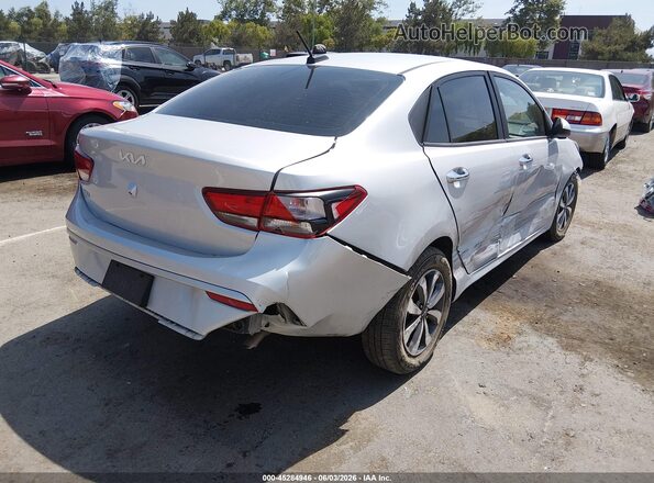 3KPA24AD9PE533733 2023 KIA RIO Silver Trasero derecho