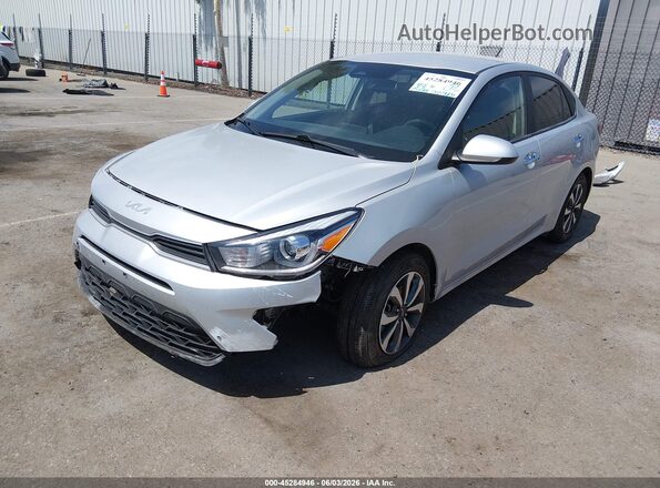 3KPA24AD9PE533733 2023 KIA RIO Silver Vista tres cuartos delantera izquierda