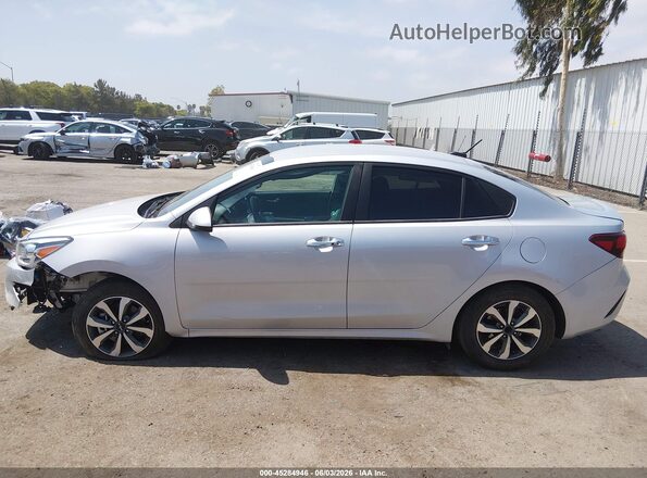 3KPA24AD9PE533733 2023 KIA RIO Silver Vista interior de 360 grados