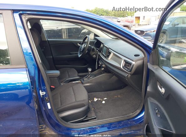 3KPA24ADXLE345717 2020 KIA RIO Синий Вид салона спереди
