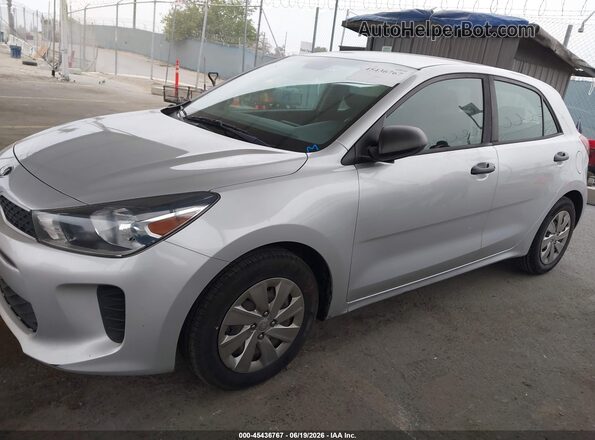3KPA25AB8JE059883 2018 KIA RIO Silver Widok z przodu