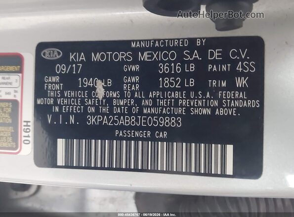 3KPA25AB8JE059883 2018 KIA RIO Silver Widok komory silnika
