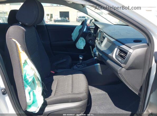 3KPA25AB9KE209369 2019 KIA RIO 5-DOOR White წინა სალონის ხედი