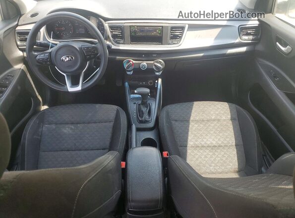 3KPA25ABXJE090018 2018 KIA RIO White Vista del salpicadero