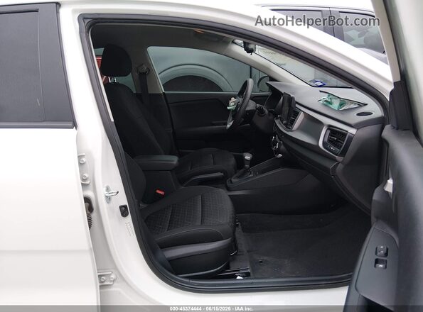 3KPA25AD6ME390015 2021 KIA RIO 5-DOOR White წინა სალონის ხედი