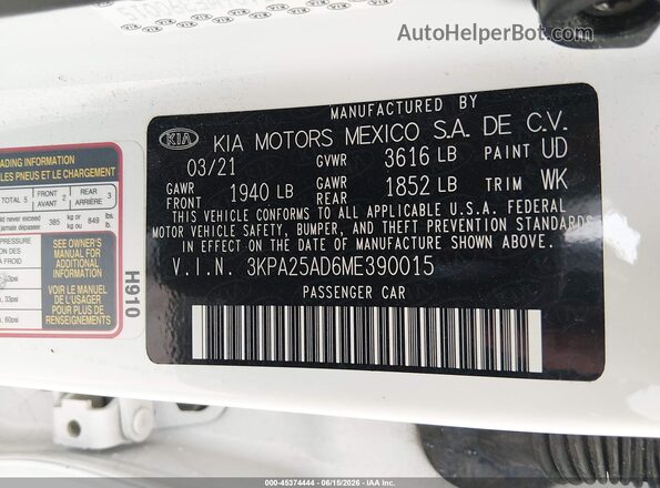3KPA25AD6ME390015 2021 KIA RIO 5-DOOR White ძრავის განყოფილების ხედი