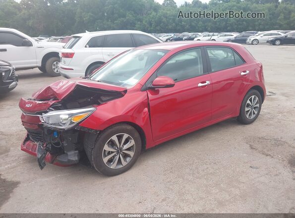 3KPA25ADXPE525615 2023 KIA RIO 5-DOOR Red Առջևի ձախ երեք քառորդ տեսարան