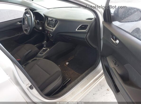 3KPC24A30KE044131 2019 HYUNDAI ACCENT Серебряный Вид салона спереди