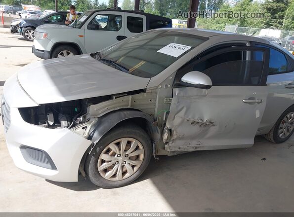 3KPC24A30KE044131 2019 HYUNDAI ACCENT Серебряный Вид спереди