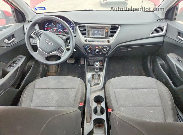 3KPC24A32KE065031 2019 HYUNDAI ACCENT Красный Вид панели приборов