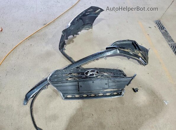 3KPC24A33JE017973 2018 HYUNDAI ACCENT Black Vista del compartimento del motor