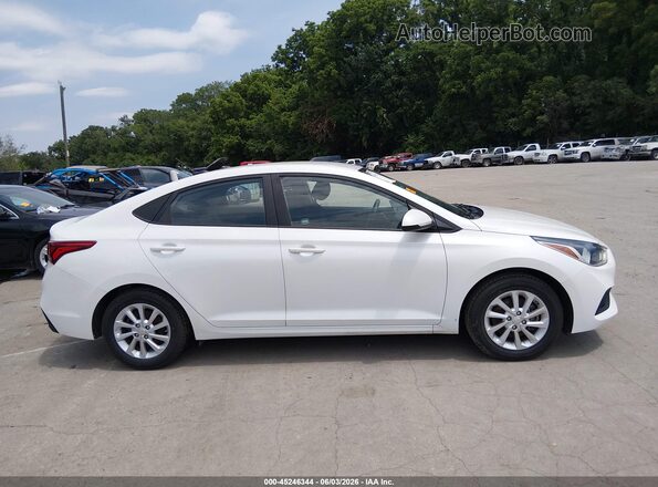 3KPC24A33JE024258 2018 HYUNDAI ACCENT White Rear interior view