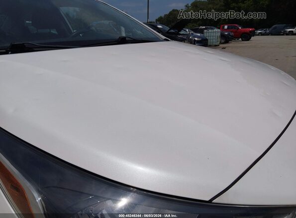 3KPC24A33JE024258 2018 HYUNDAI ACCENT White Front view