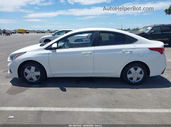 3KPC24A33JE032859 2018 HYUNDAI ACCENT White Widok wnętrza 360 stopni