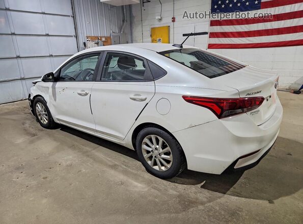 3KPC24A34JE022115 2018 HYUNDAI ACCENT White Trasero izquierdo