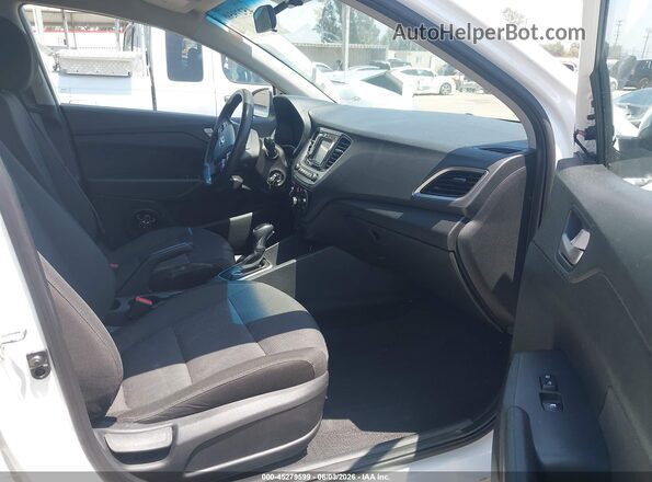 3KPC24A35JE018641 2018 HYUNDAI ACCENT White წინა სალონის ხედი