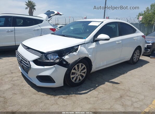3KPC24A35JE018641 2018 HYUNDAI ACCENT White წინა მარცხენა ხედი სამი მეოთხედიდან