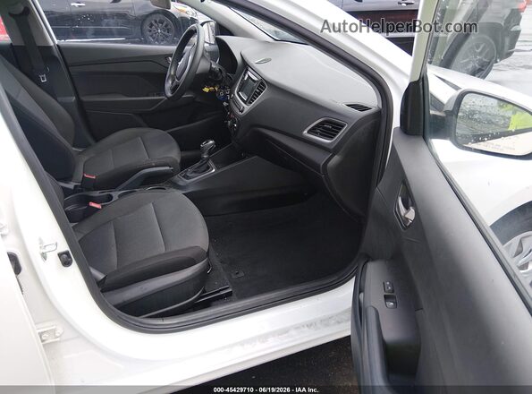 3KPC24A35KE056985 2019 HYUNDAI ACCENT White Widok wnętrza z przodu