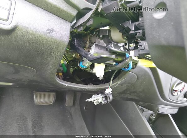 3KPC24A35KE056985 2019 HYUNDAI ACCENT White Widok wnętrza z tyłu