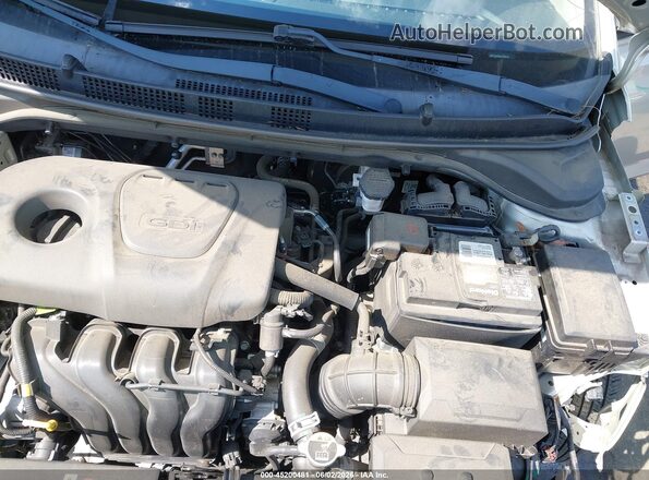 3KPC24A38JE018570 2018 HYUNDAI ACCENT Beige Հետևի տեսք
