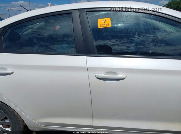 3KPC24A3XJE007392 2018 HYUNDAI ACCENT White Սալոնի հետևի տեսք