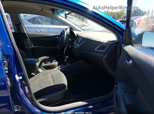 3KPC24A3XJE033989 2018 HYUNDAI ACCENT Blue Front interior view