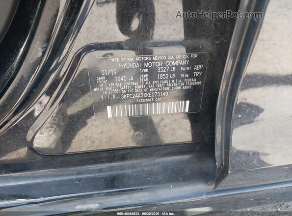 3KPC24A3XKE073149 2019 HYUNDAI ACCENT Black Widok komory silnika