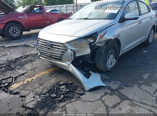 3KPC24A3XKE079503 2019 HYUNDAI ACCENT Silver Widok z przodu