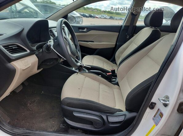 3KPC24A61ME137768 2021 HYUNDAI ACCENT White Вид салону спереду