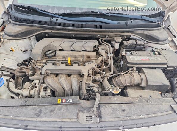 3KPC24A62LE099515 2020 HYUNDAI ACCENT White Widok wnętrza z tyłu