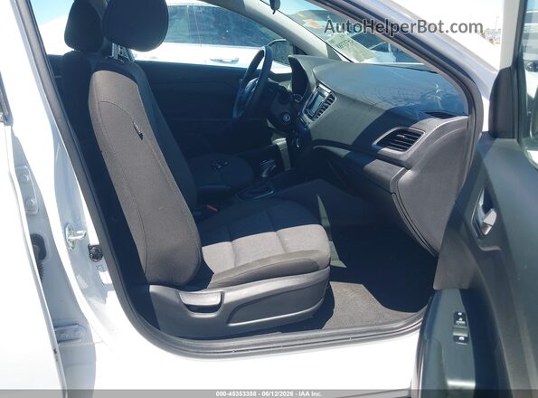 3KPC24A65ME139006 2021 HYUNDAI ACCENT White Вид салону спереду
