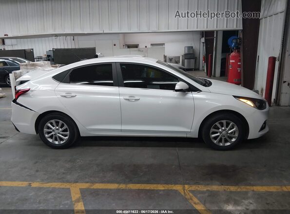 3KPC24A65NE167681 2022 HYUNDAI ACCENT White Սալոնի հետևի տեսք