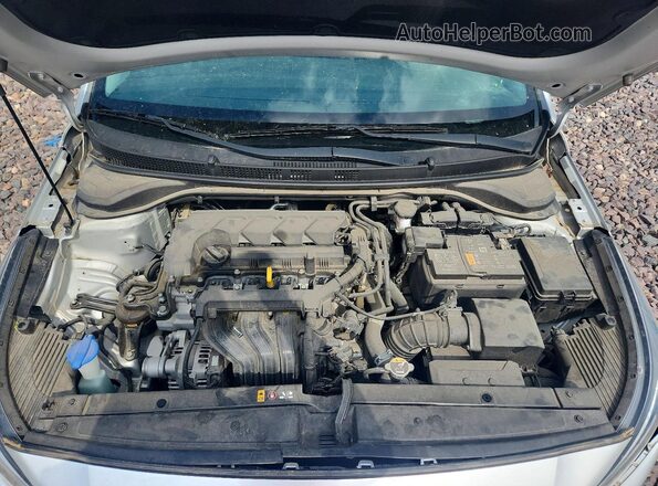 3KPC24A65NE167731 2022 HYUNDAI ACCENT Silver Widok wnętrza z tyłu