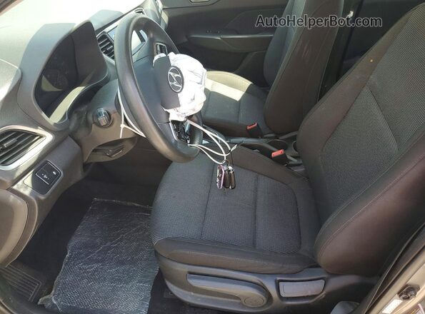 3KPC24A66NE181332 2022 HYUNDAI ACCENT Silver Սալոնի դիմացի տեսք